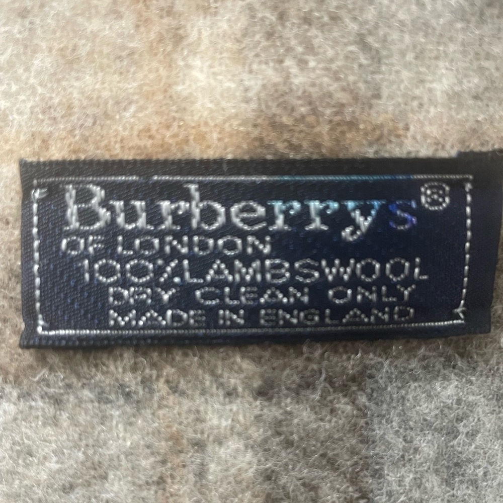 BURBERRYS OF LONDON 100% Cashmere Vintage Scarf With Some Defeats - Picture 4 of 8
